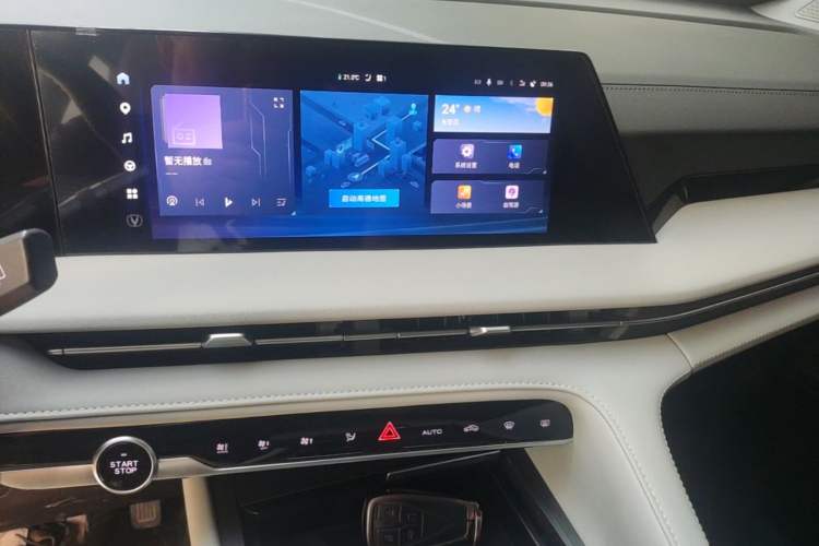 Used CHANGAN CS75 PLUS 2024 3rd Generation Champion Edition 1.5T Intelligent Drive Dynamic Model Audio And AC Panel