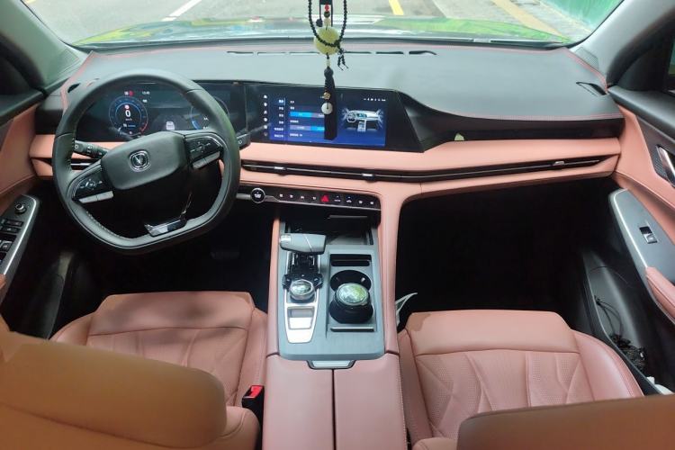 Used CHANGAN CS75 PLUS 2024 3rd Generation Champion Edition 1.5T Intelligent Drive Dynamic Model Center Console