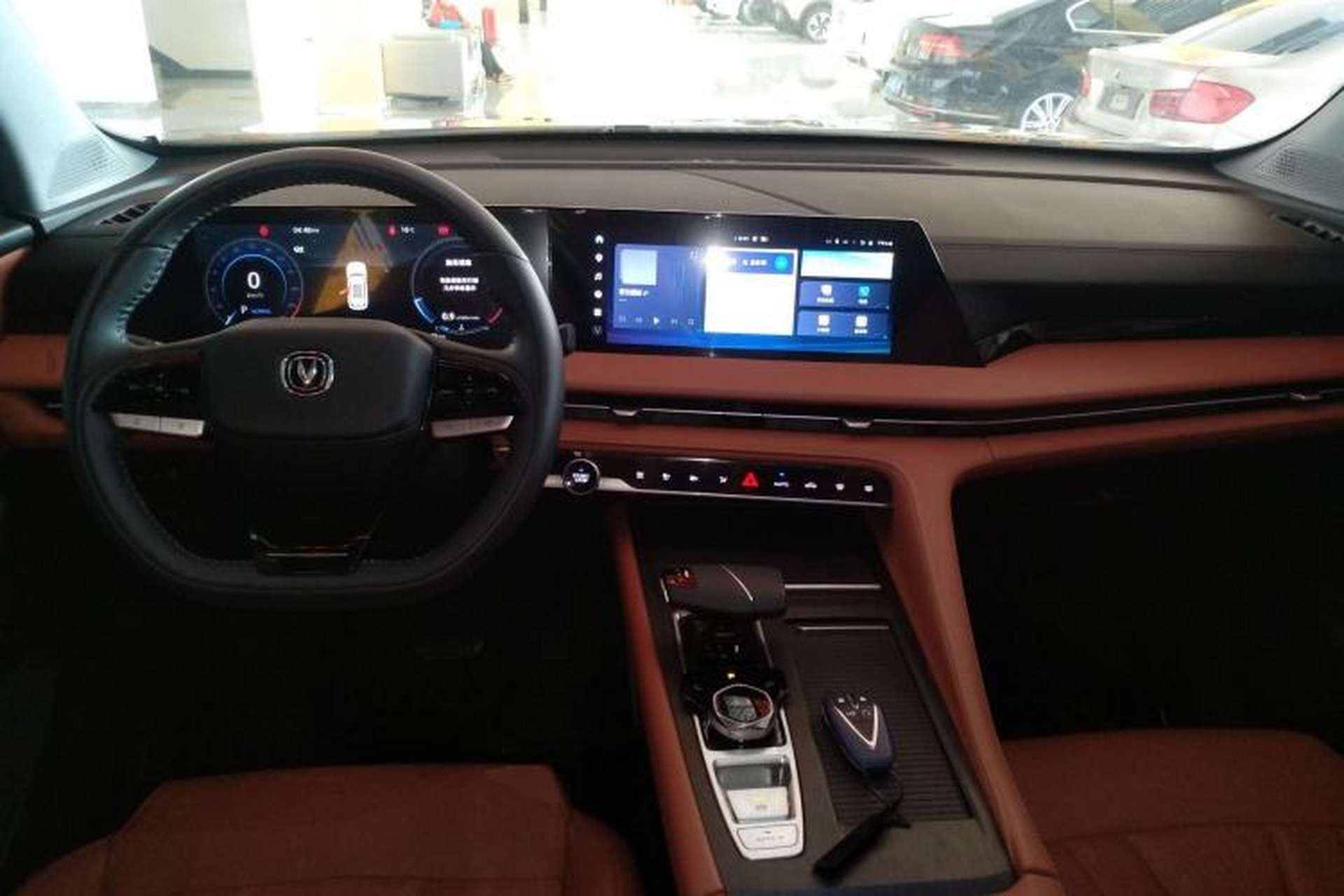 Used CHANGAN CS75 PLUS 2024 3rd Generation Champion Edition 1.5T Intelligent Drive Dynamic Model Center Console