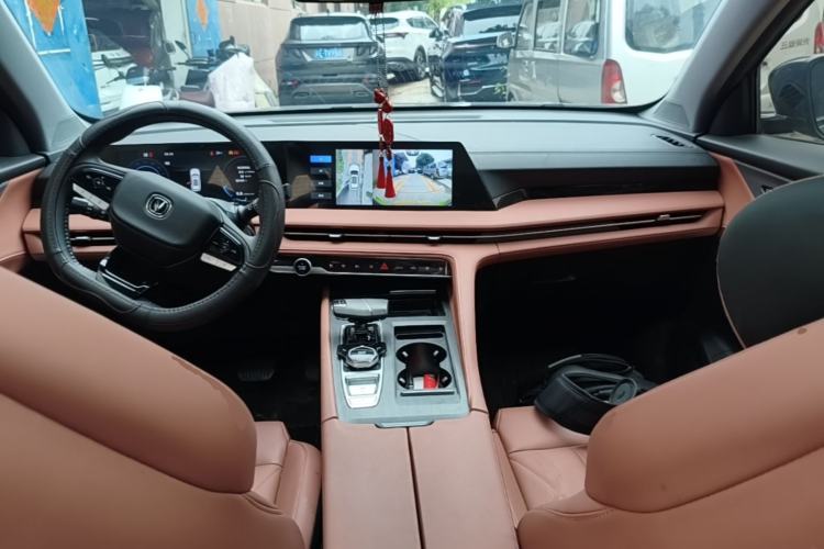 Used CHANGAN CS75 PLUS 2024 3rd Generation Champion Edition 1.5T Intelligent Drive Dynamic Model Center Console