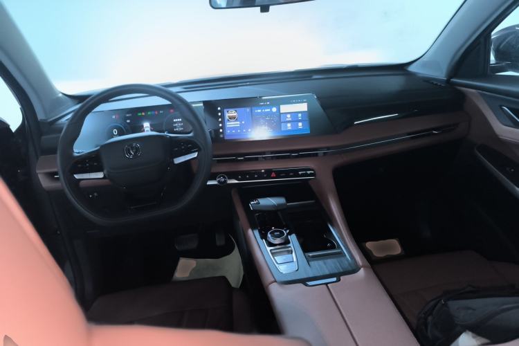 Used CHANGAN CS75 PLUS 2024 3rd Generation Champion Edition 1.5T Intelligent Drive Dynamic Model Center Console