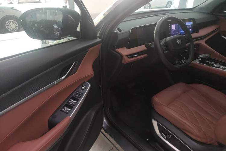 Used CHANGAN CS75 PLUS 2024 3rd Generation Champion Edition 1.5T Intelligent Drive Dynamic Model Driver Seat