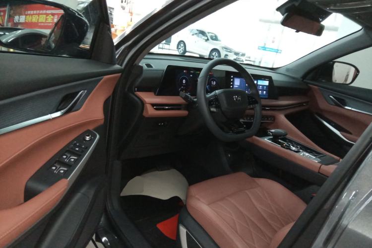 Used CHANGAN CS75 PLUS 2024 3rd Generation Champion Edition 1.5T Intelligent Drive Dynamic Model Driver Seat