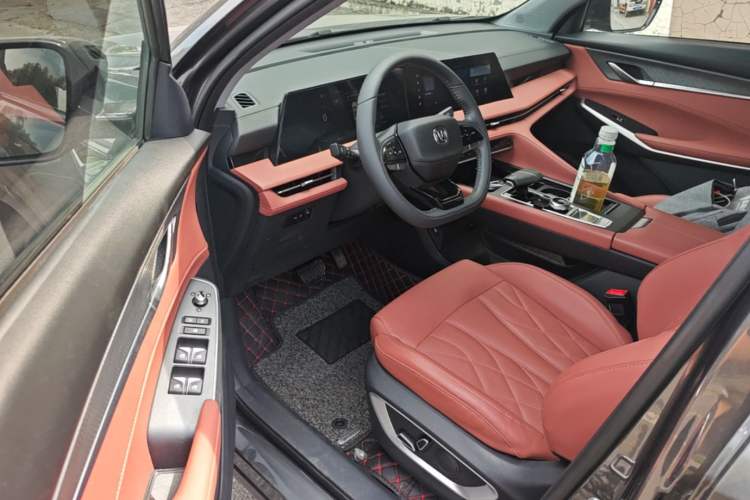 Used CHANGAN CS75 PLUS 2024 3rd Generation Champion Edition 1.5T Intelligent Drive Dynamic Model Driver Seat