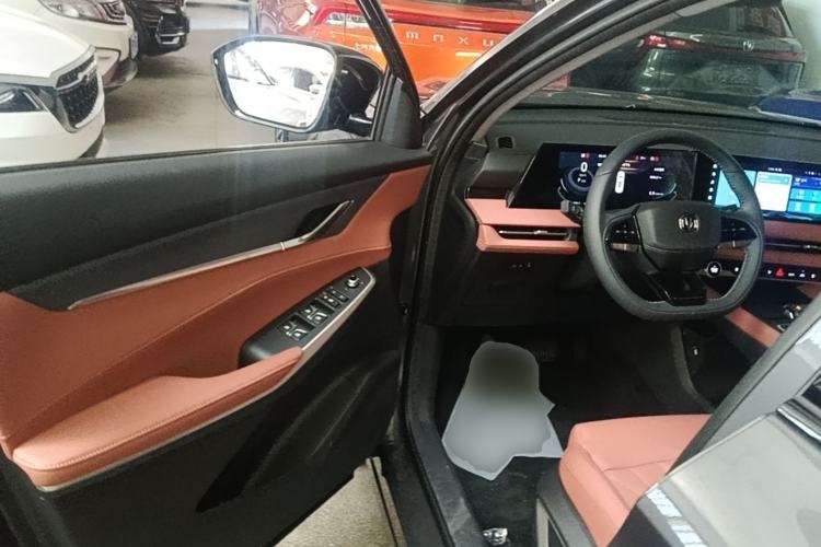 Used CHANGAN CS75 PLUS 2024 3rd Generation Champion Edition 1.5T Intelligent Drive Dynamic Model Driver Seat