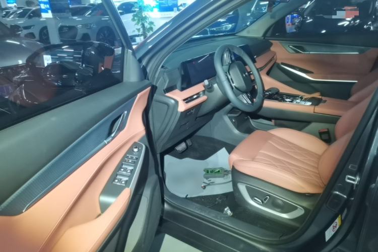 Used CHANGAN CS75 PLUS 2024 3rd Generation Champion Edition 1.5T Intelligent Drive Dynamic Model Driver Seat