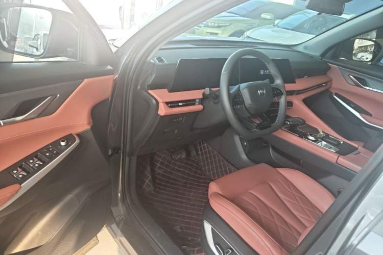 Used CHANGAN CS75 PLUS 2024 3rd Generation Champion Edition 1.5T Intelligent Drive Dynamic Model Driver Seat