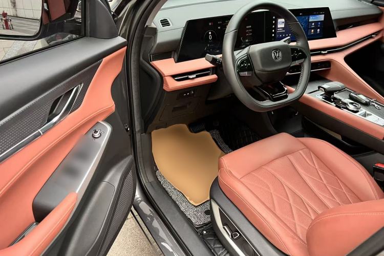 Used CHANGAN CS75 PLUS 2024 3rd Generation Champion Edition 1.5T Intelligent Drive Dynamic Model Driver Seat