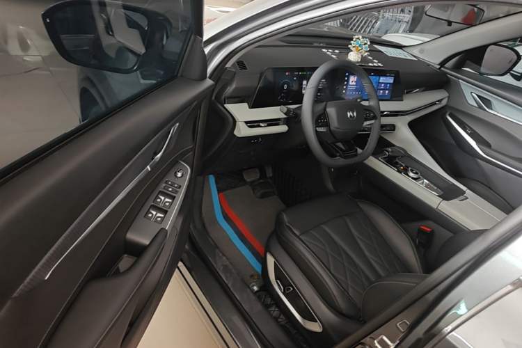 Used CHANGAN CS75 PLUS 2024 3rd Generation Champion Edition 1.5T Intelligent Drive Dynamic Model Driver Seat