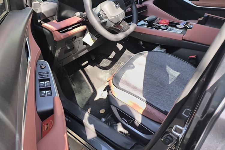 Used CHANGAN CS75 PLUS 2024 3rd Generation Champion Edition 1.5T Intelligent Drive Dynamic Model Driver Seat