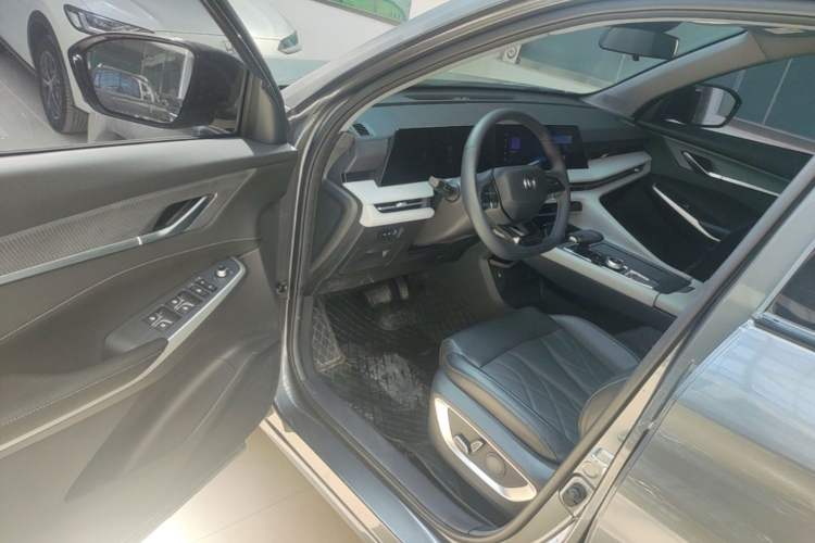 Used CHANGAN CS75 PLUS 2024 3rd Generation Champion Edition 1.5T Intelligent Drive Dynamic Model Driver Seat