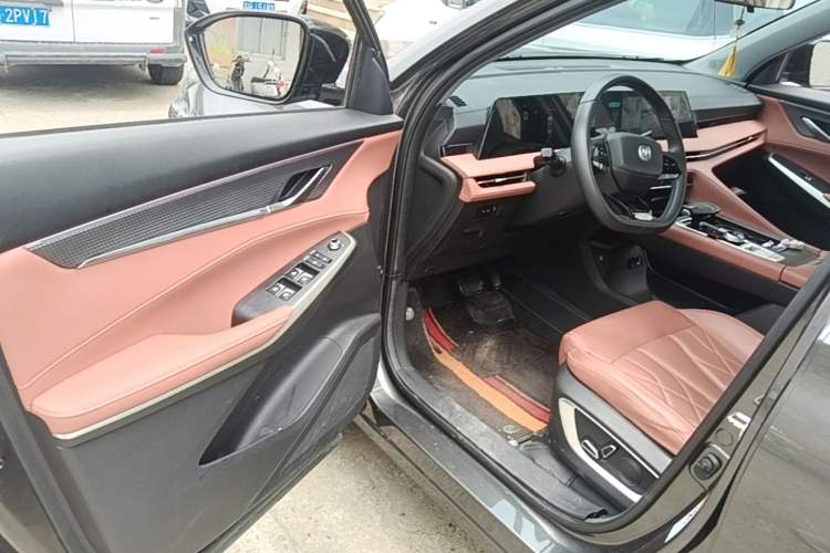 Used CHANGAN CS75 PLUS 2024 3rd Generation Champion Edition 1.5T Intelligent Drive Dynamic Model Driver Seat