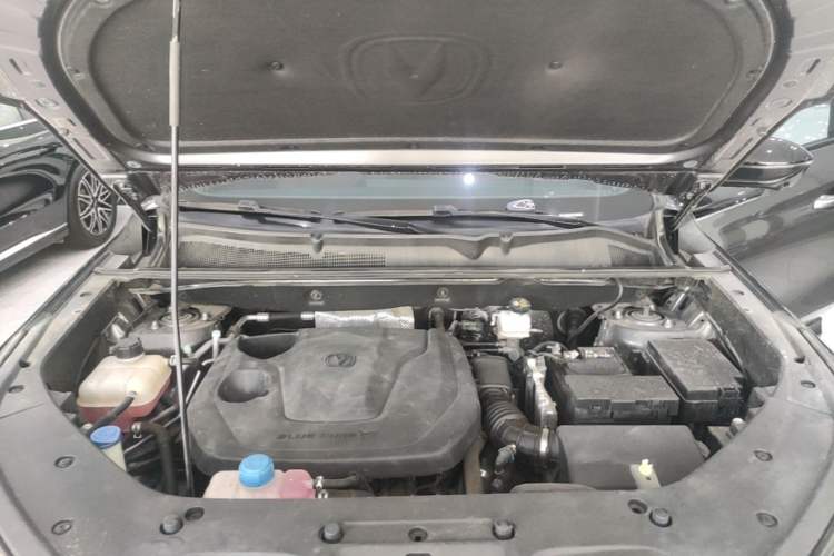 Used CHANGAN CS75 PLUS 2024 3rd Generation Champion Edition 1.5T Intelligent Drive Dynamic Model Engine Bay