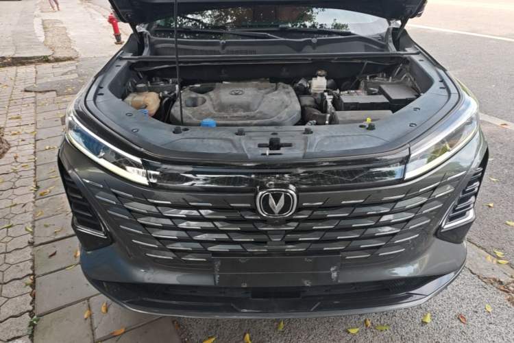 Used CHANGAN CS75 PLUS 2024 3rd Generation Champion Edition 1.5T Intelligent Drive Dynamic Model Engine Bay