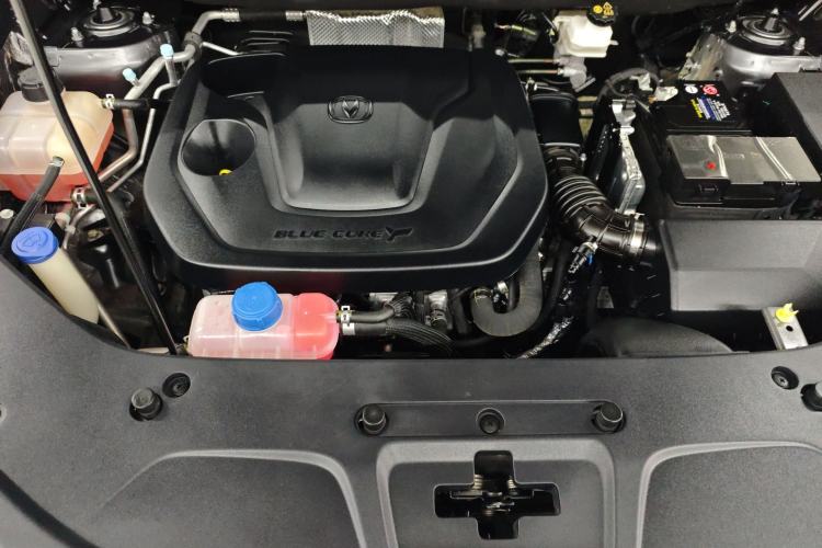 Used CHANGAN CS75 PLUS 2024 3rd Generation Champion Edition 1.5T Intelligent Drive Dynamic Model Engine Bay