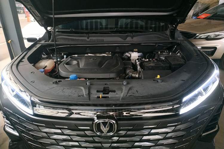 Used CHANGAN CS75 PLUS 2024 3rd Generation Champion Edition 1.5T Intelligent Drive Dynamic Model Engine Bay