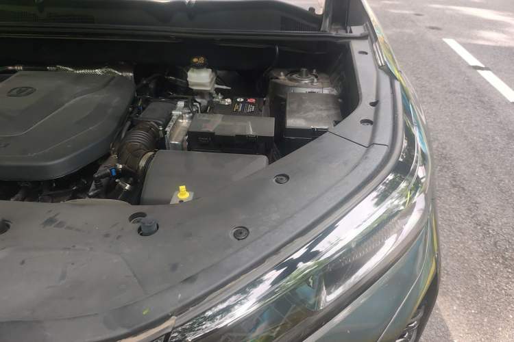 Used CHANGAN CS75 PLUS 2024 3rd Generation Champion Edition 1.5T Intelligent Drive Dynamic Model Engine Bay Left