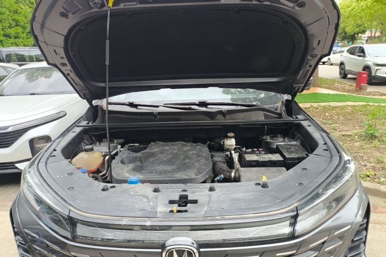 Used CHANGAN CS75 PLUS 2024 3rd Generation Champion Edition 1.5T Intelligent Drive Dynamic Model Engine Bay