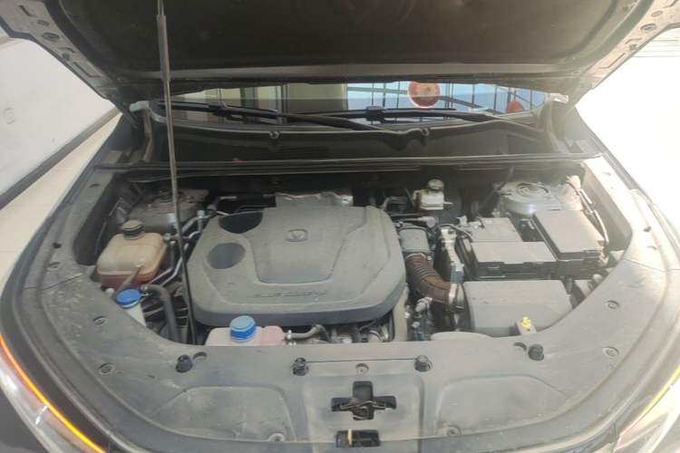 Used CHANGAN CS75 PLUS 2024 3rd Generation Champion Edition 1.5T Intelligent Drive Dynamic Model Engine Bay