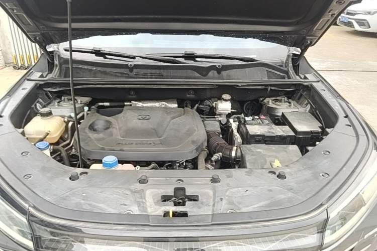 Used CHANGAN CS75 PLUS 2024 3rd Generation Champion Edition 1.5T Intelligent Drive Dynamic Model Engine Bay