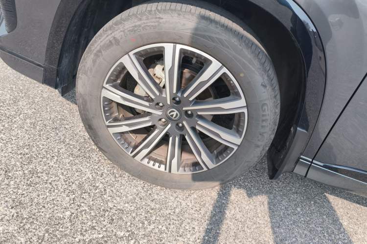 Used CHANGAN CS75 PLUS 2024 3rd Generation Champion Edition 1.5T Intelligent Drive Dynamic Model Exterior 1