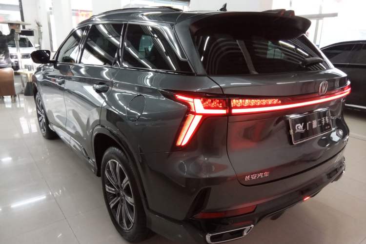 Used CHANGAN CS75 PLUS 2024 3rd Generation Champion Edition 1.5T Intelligent Drive Dynamic Model Exterior 2