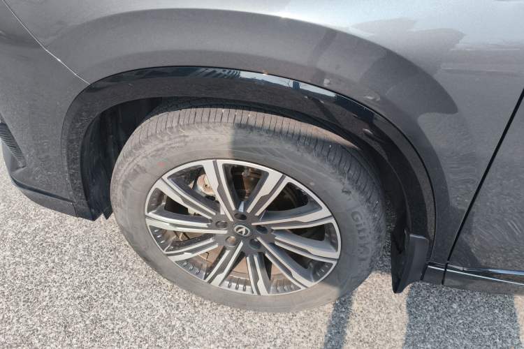 Used CHANGAN CS75 PLUS 2024 3rd Generation Champion Edition 1.5T Intelligent Drive Dynamic Model Exterior 2