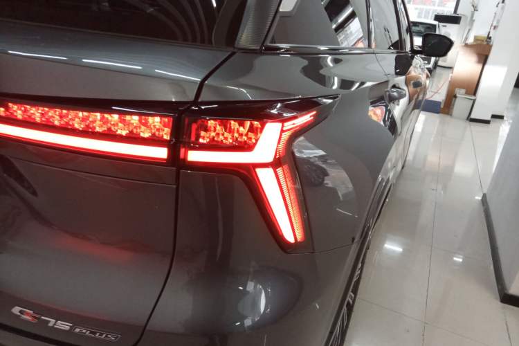 Used CHANGAN CS75 PLUS 2024 3rd Generation Champion Edition 1.5T Intelligent Drive Dynamic Model Exterior 3