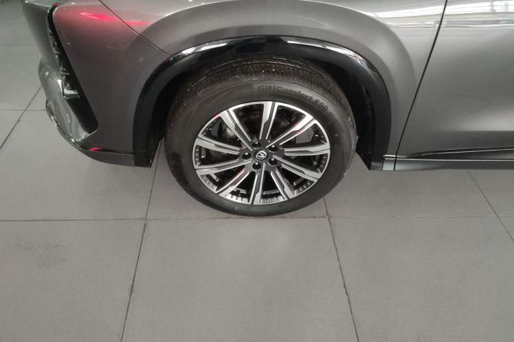 Used CHANGAN CS75 PLUS 2024 3rd Generation Champion Edition 1.5T Intelligent Drive Dynamic Model Exterior 4