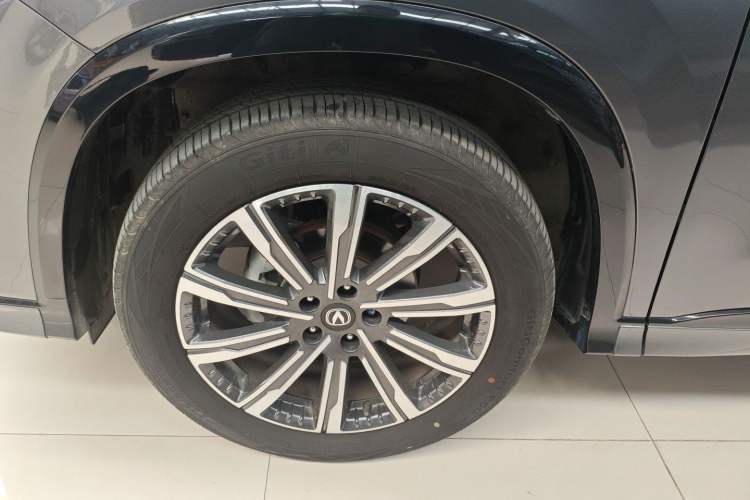 Used CHANGAN CS75 PLUS 2024 3rd Generation Champion Edition 1.5T Intelligent Drive Dynamic Model Exterior 4