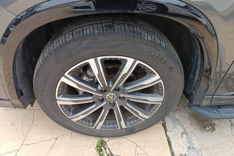Used CHANGAN CS75 PLUS 2024 3rd Generation Champion Edition 1.5T Intelligent Drive Dynamic Model Exterior 4