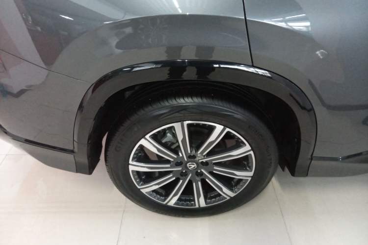 Used CHANGAN CS75 PLUS 2024 3rd Generation Champion Edition 1.5T Intelligent Drive Dynamic Model Exterior 5