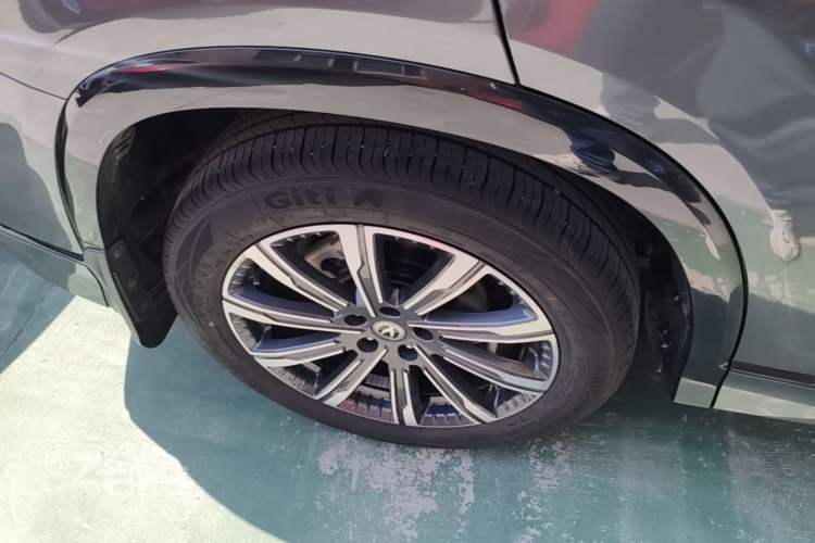 Used CHANGAN CS75 PLUS 2024 3rd Generation Champion Edition 1.5T Intelligent Drive Dynamic Model Exterior 5