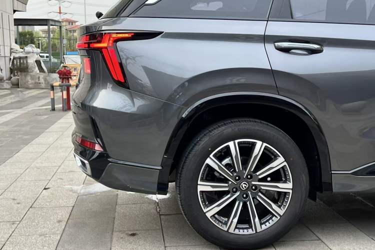 Used CHANGAN CS75 PLUS 2024 3rd Generation Champion Edition 1.5T Intelligent Drive Dynamic Model Exterior 5