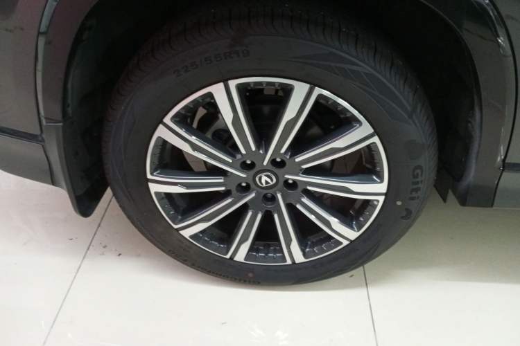 Used CHANGAN CS75 PLUS 2024 3rd Generation Champion Edition 1.5T Intelligent Drive Dynamic Model Exterior 8