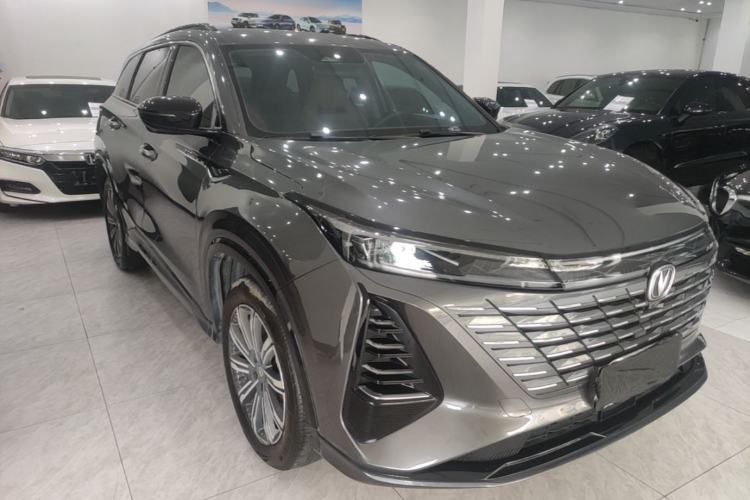 Used CHANGAN CS75 PLUS 2024 3rd Generation Champion Edition 1.5T Intelligent Drive Dynamic Model Front Right 45 Deg