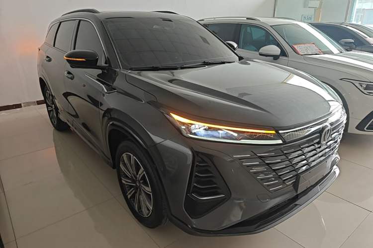 Used CHANGAN CS75 PLUS 2024 3rd Generation Champion Edition 1.5T Intelligent Drive Dynamic Model Front Right 45 Deg