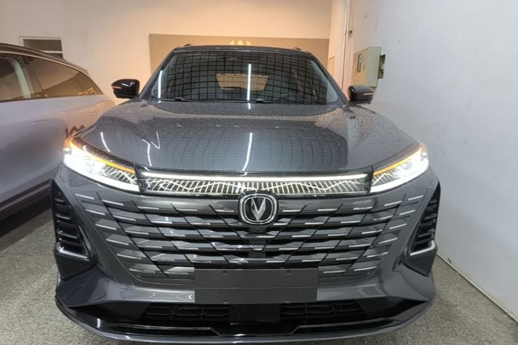 Used CHANGAN CS75 PLUS 2024 3rd Generation Champion Edition 1.5T Intelligent Drive Dynamic Model Front