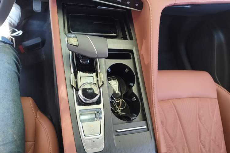 Used CHANGAN CS75 PLUS 2024 3rd Generation Champion Edition 1.5T Intelligent Drive Dynamic Model Gear Lever