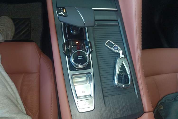 Used CHANGAN CS75 PLUS 2024 3rd Generation Champion Edition 1.5T Intelligent Drive Dynamic Model Gear Lever