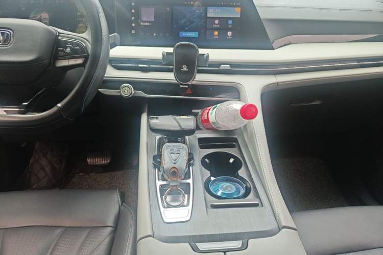 Used CHANGAN CS75 PLUS 2024 3rd Generation Champion Edition 2.0T Intelligent Drive Performance Model Gear Lever