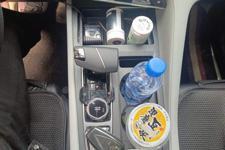 Used CHANGAN CS75 PLUS 2024 3rd Generation Champion Edition 1.5T Intelligent Drive Dynamic Model Gear Lever