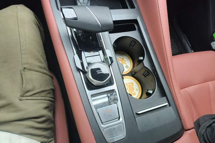 Used CHANGAN CS75 PLUS 2024 3rd Generation Champion Edition 1.5T Intelligent Drive Dynamic Model Gear Lever