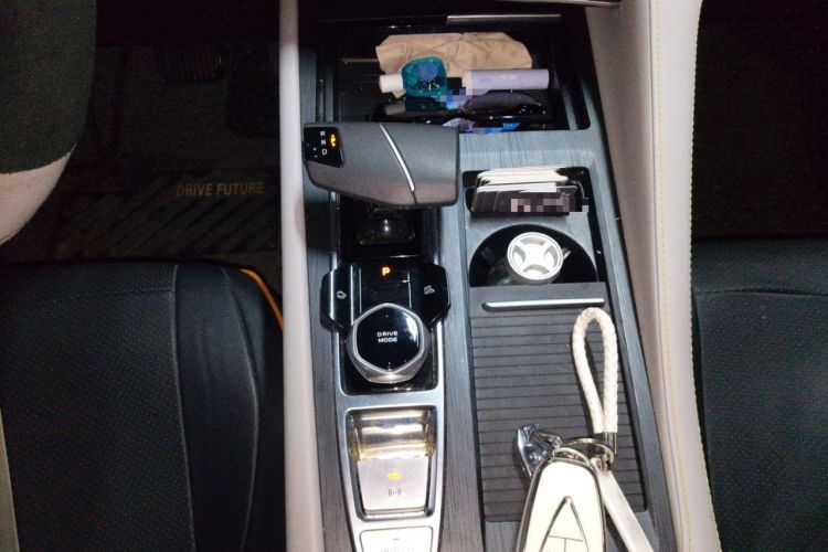Used CHANGAN CS75 PLUS 2024 3rd Generation Champion Edition 1.5T Intelligent Drive Dynamic Model Gear Lever