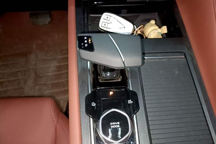 Used CHANGAN CS75 PLUS 2024 3rd Generation Champion Edition 1.5T Intelligent Drive Dynamic Model Gear Lever