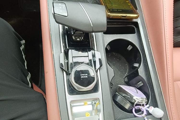 Used CHANGAN CS75 PLUS 2024 3rd Generation Champion Edition 1.5T Intelligent Drive Dynamic Model Gear Lever