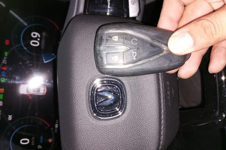 Used CHANGAN CS75 PLUS 2024 3rd Generation Champion Edition 1.5T Intelligent Drive Dynamic Model Interior 1
