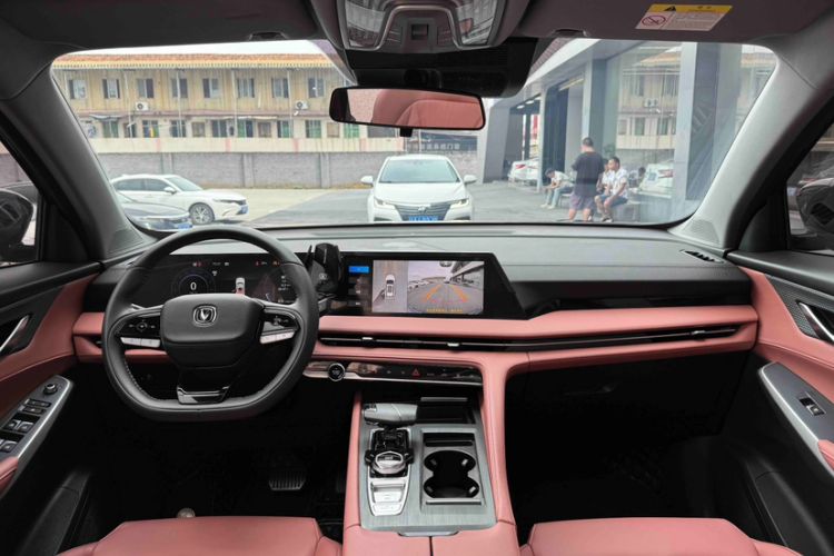 Used CHANGAN CS75 PLUS 2024 3rd Generation Champion Edition 1.5T Intelligent Drive Dynamic Model Interior 1