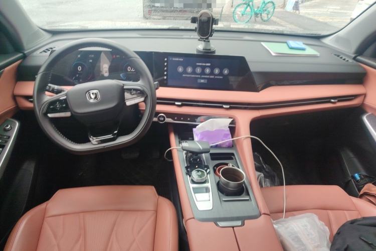Used CHANGAN CS75 PLUS 2024 3rd Generation Champion Edition 1.5T Intelligent Drive Dynamic Model Interior 2