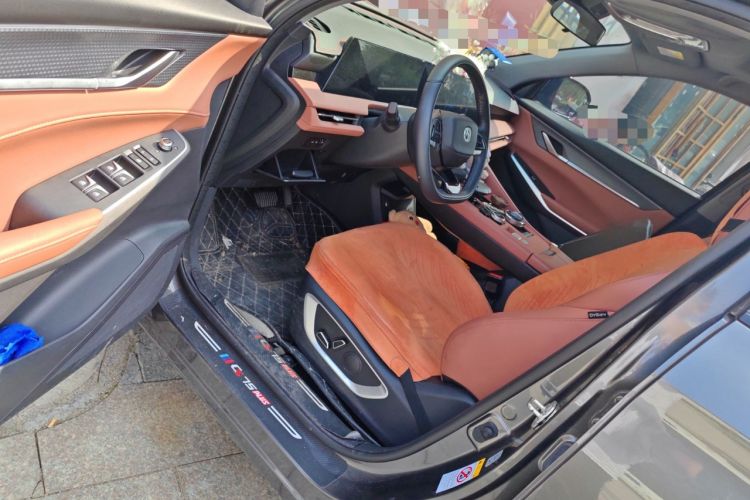 Used CHANGAN CS75 PLUS 2024 3rd Generation Champion Edition 1.5T Intelligent Drive Dynamic Model Interior 3